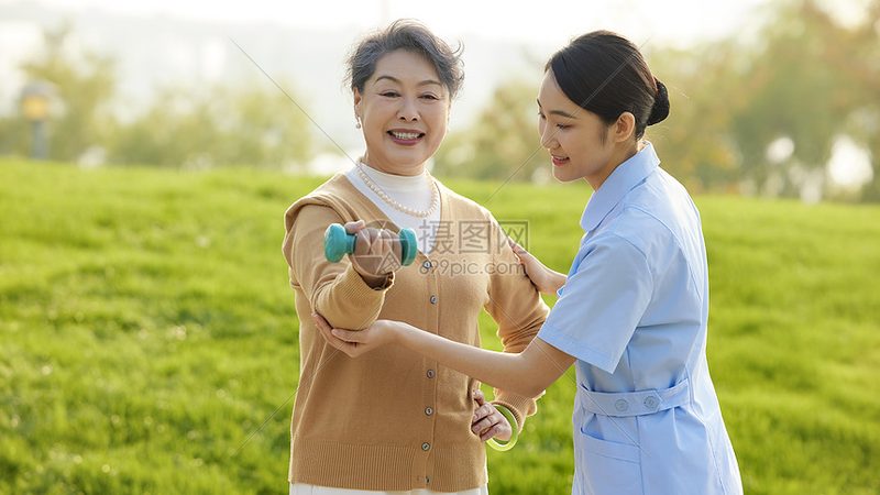 养老院护工：他们的职责与重要性