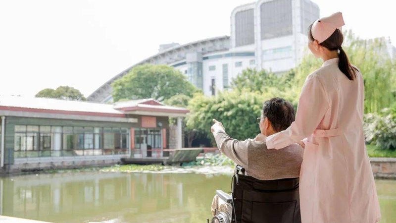 智能养老公寓健康监测设备区别