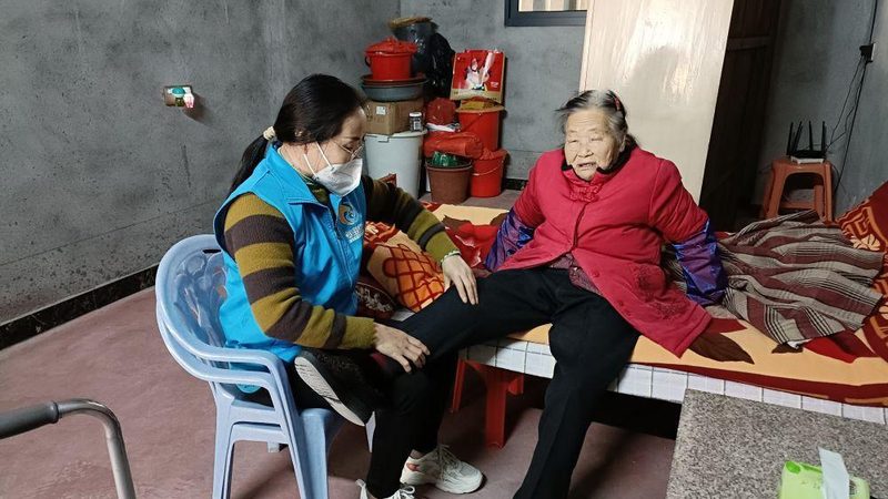 揭秘养老护理行业：护工价格背后的真相