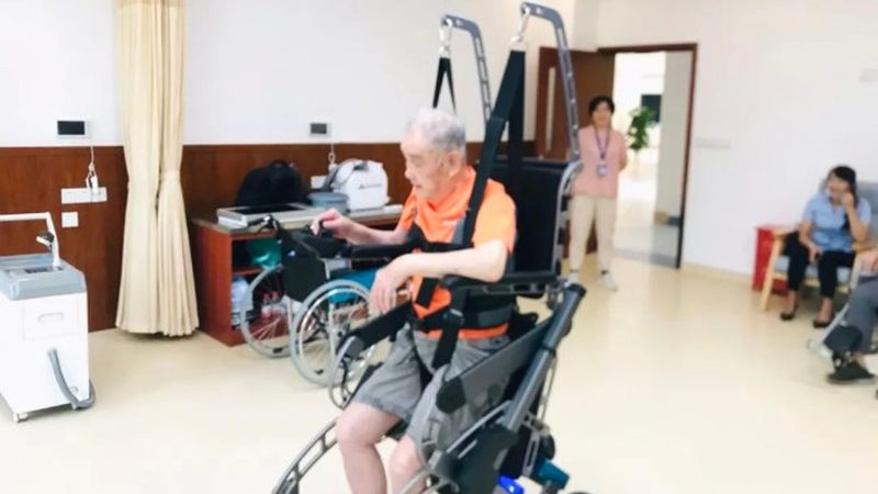 陪护加盟代理的价格主要由以下几个部分构成：